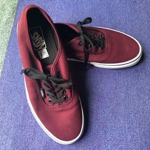Vans maroon Authentic Core Classics - M10.5 W12